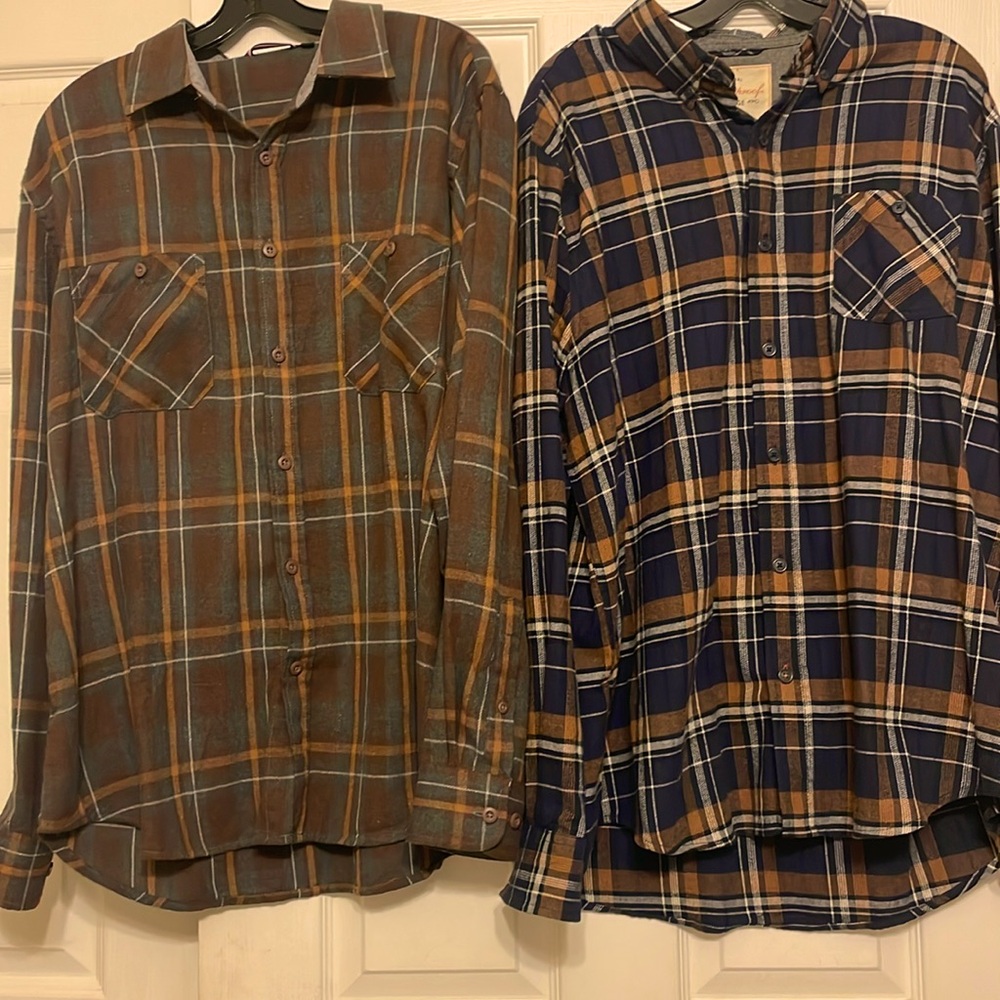 Men’s Cotton Flannel Shirts in plaid print size Large -